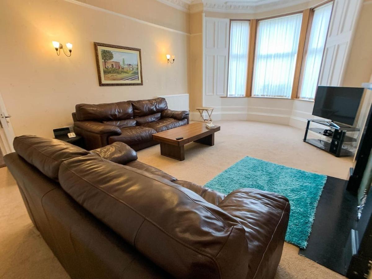 Large Glasgow South Family Home - Free Parking Dış mekan fotoğraf