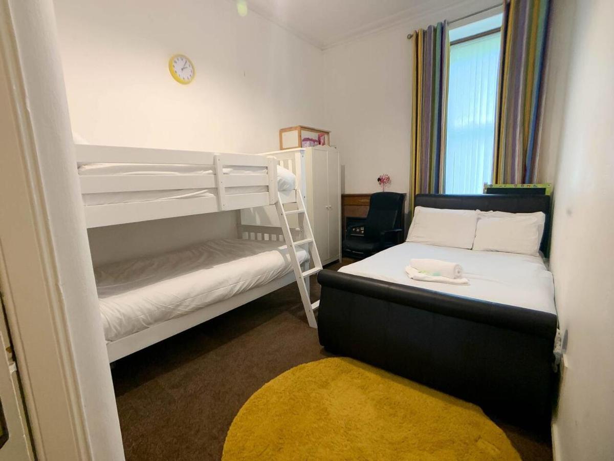 Large Glasgow South Family Home - Free Parking Dış mekan fotoğraf