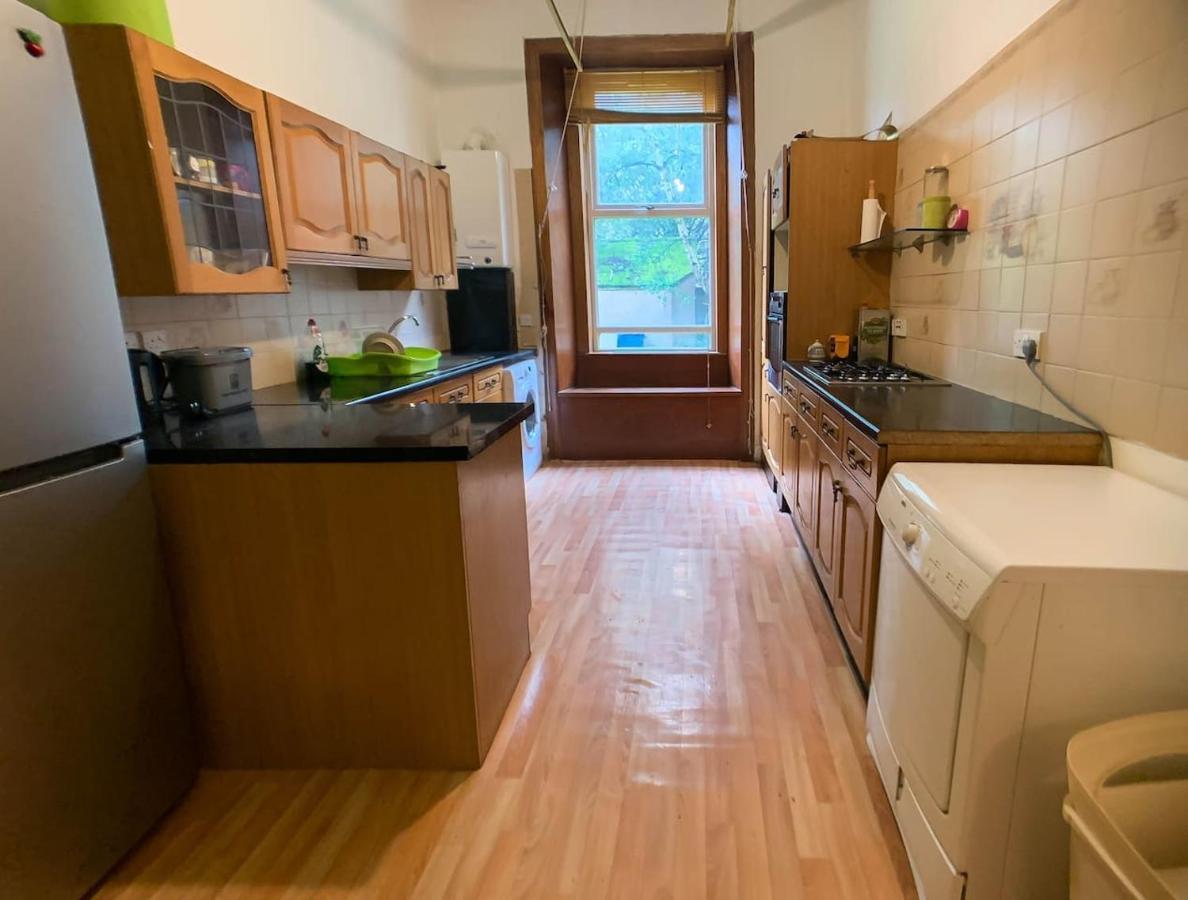 Large Glasgow South Family Home - Free Parking Dış mekan fotoğraf
