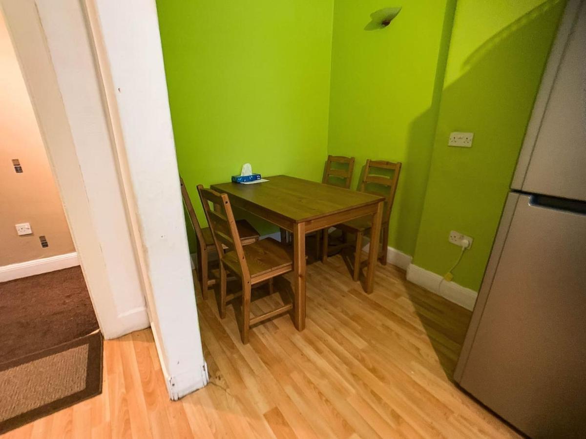 Large Glasgow South Family Home - Free Parking Dış mekan fotoğraf